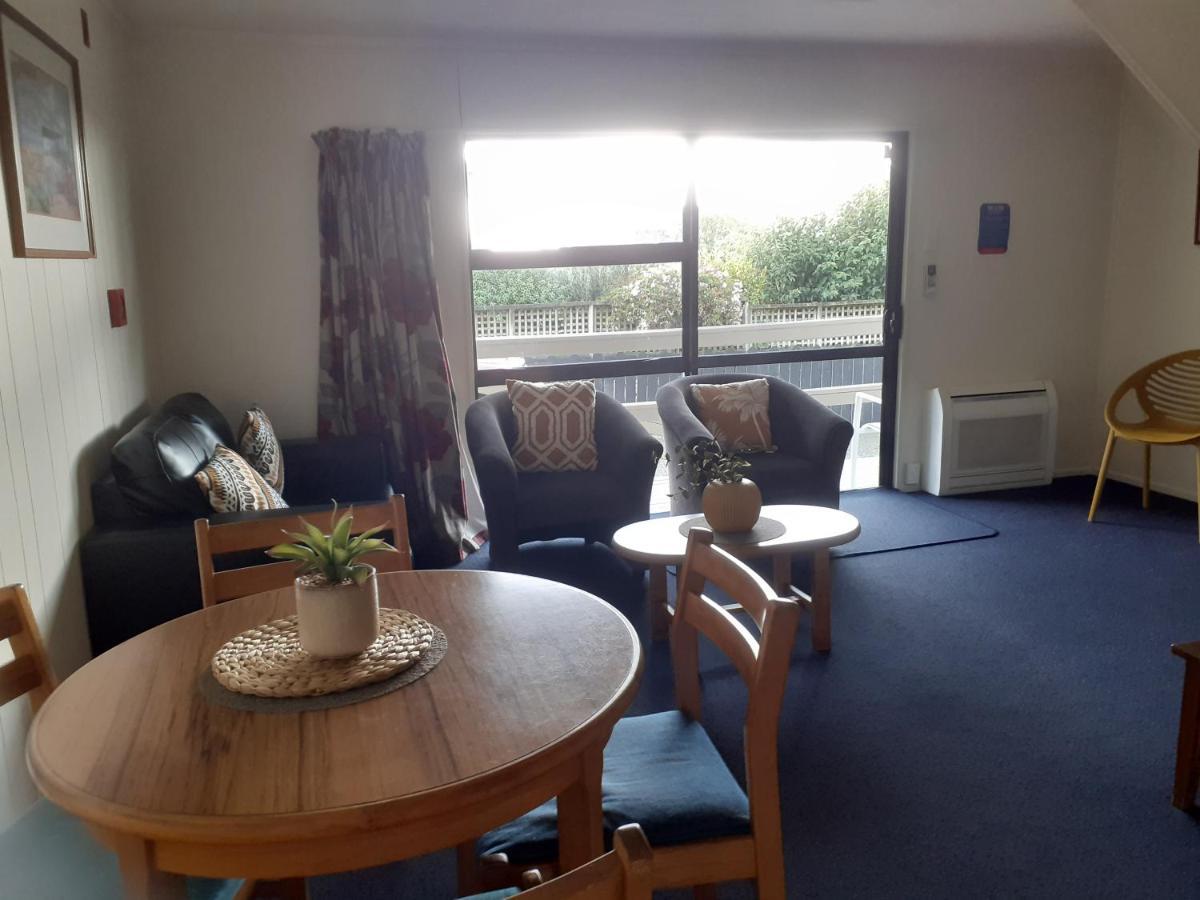 Moeraki Beach Motels Bagian luar foto